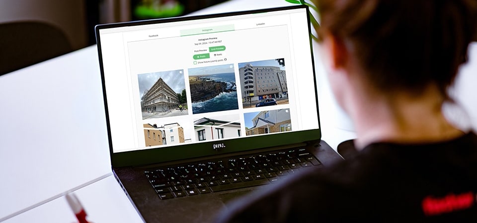 Home > Services > Social Media > Button